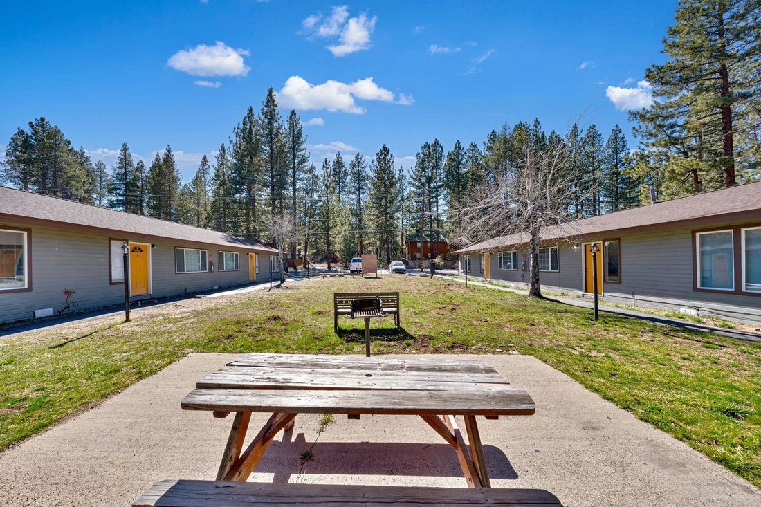 South Lake Tahoe, California, United States 2 - 17599056