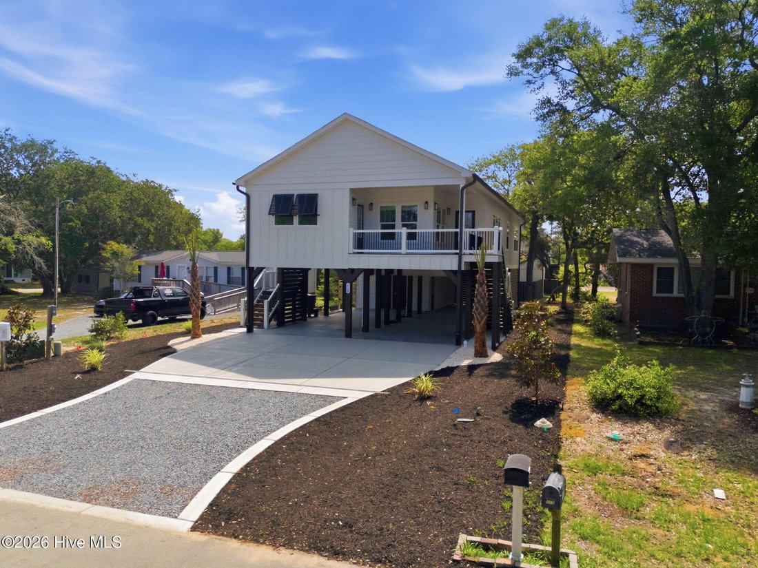 House in Oak Island, North Carolina, United States 1 - 18200237