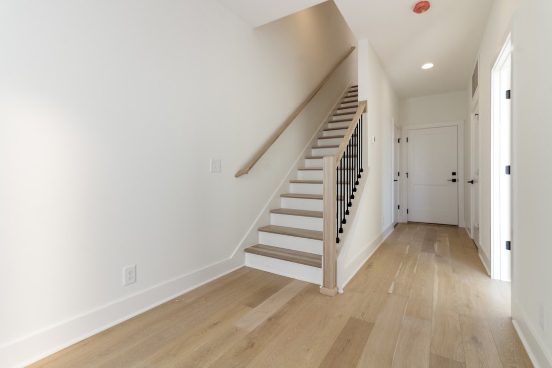 Co Op in Nashville, Tennessee, United States 3 - 18373716