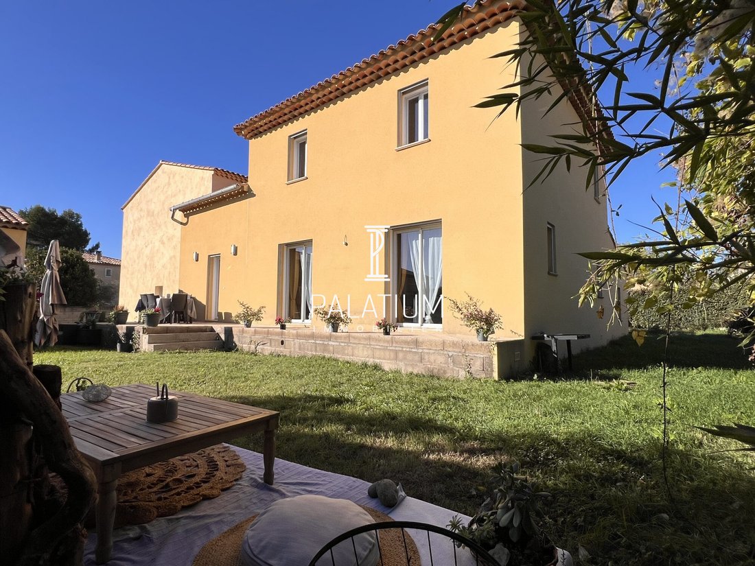 House in Mallemort, Provence-Alpes-Côte d'Azur, France 1 - 18385407