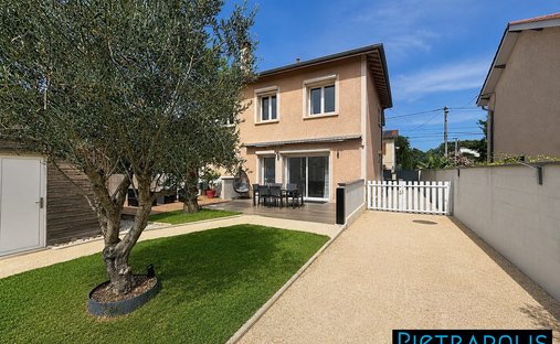 House in Le Village, Vaulx-en-Velin, France 1