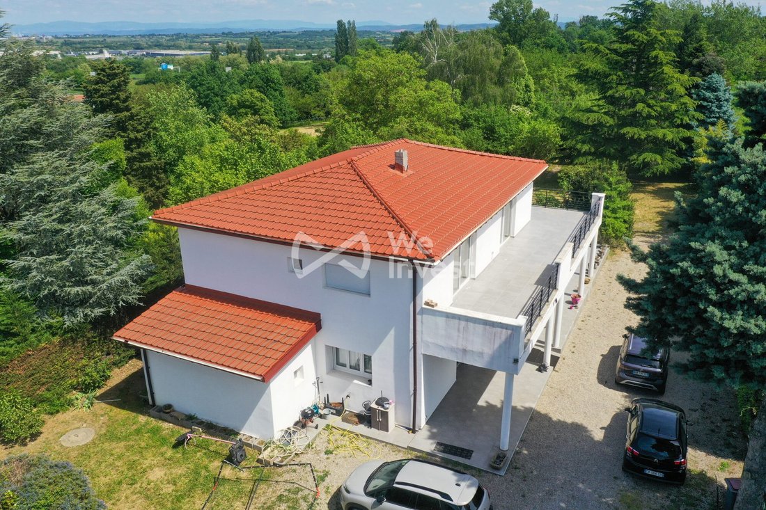 Villa in Saint-Laurent-de-Mure, Auvergne-Rhône-Alpes, France 2 - 16020875