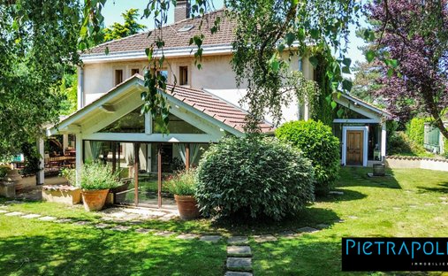 Villa in Charly, Auvergne-Rhône-Alpes, France 1