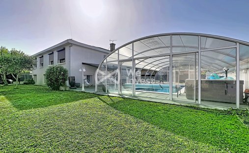 House in Ouest, Saint-Jean, France 1