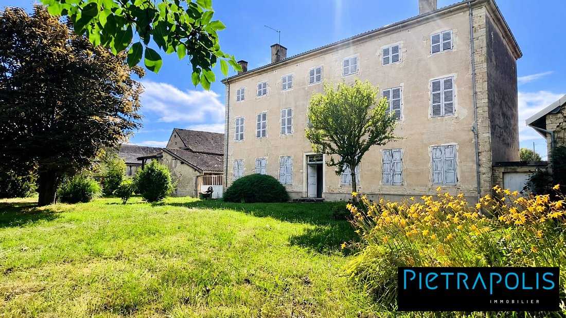 House in Mâcon, Bourgogne – Franche-Comté, France 1 - 17044940