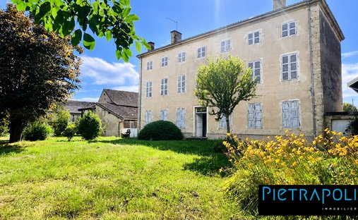 House in Mâcon, Bourgogne – Franche-Comté, France 1