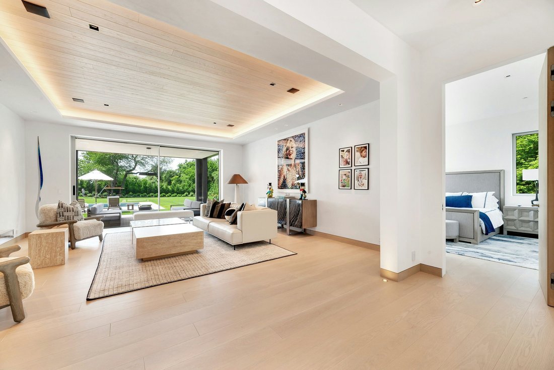 Bridgehampton, New York, United States 5 - 18382580