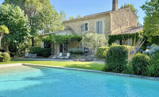 Villa in Saint-Marc-Jaumegarde, Provence-Alpes-Côte d'Azur, France 1