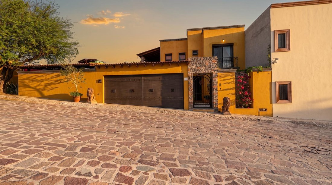 House in Presita Guadalupe, Guanajuato, Mexico 1 - 18377327