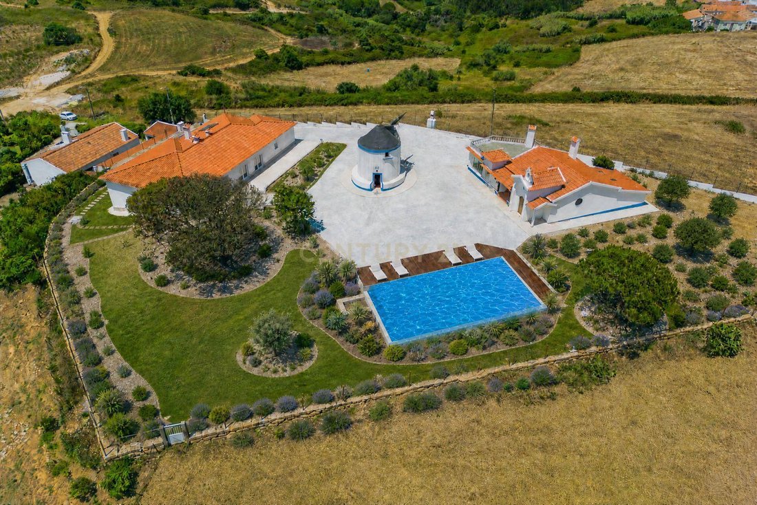 Villa in Santo Isidoro, Lisbon, Portugal 1 - 18380551