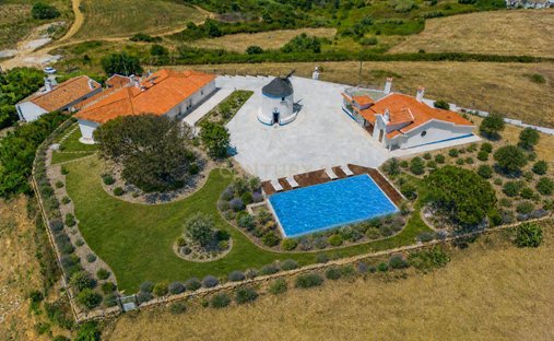Villa in Santo Isidoro, Lisbon, Portugal 1