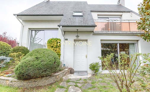 Villa in La Mairie, Saint-Gratien, France 1