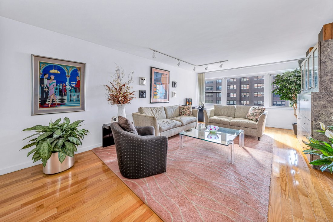 Co Op in New York, New York, United States 1 - 18365634