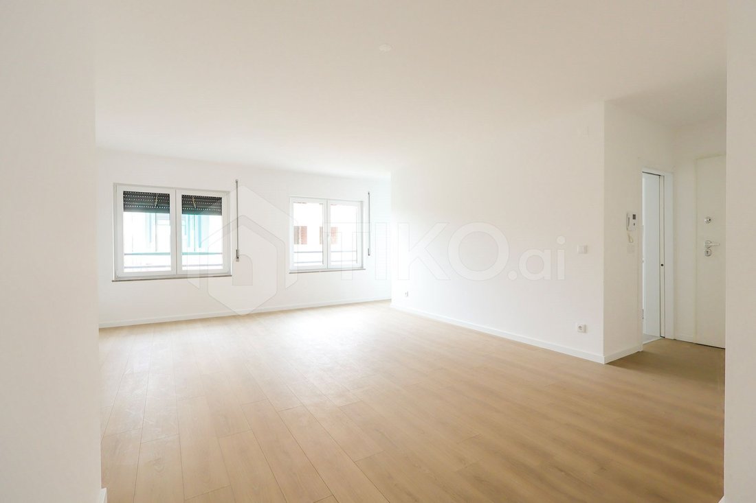 Apartment in Santo António dos Cavaleiros, Lisbon, Portugal 2 - 18380949