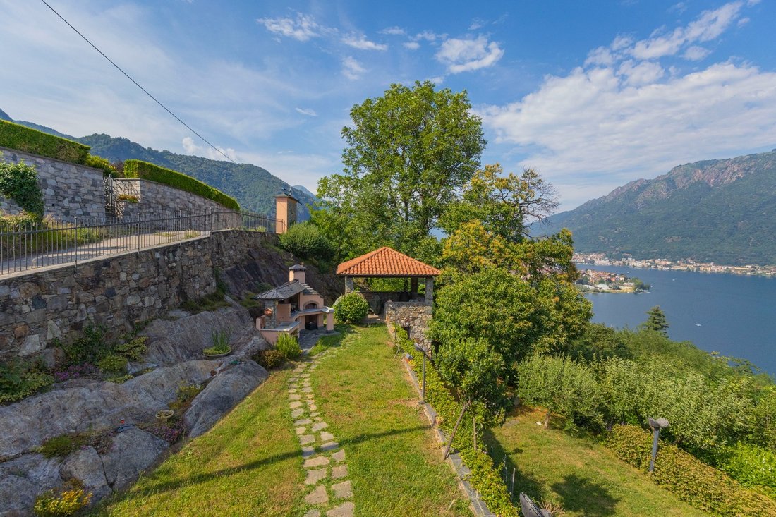 Villa in Cecca-Agagliate, Piedmont, Italy 1 - 18374109