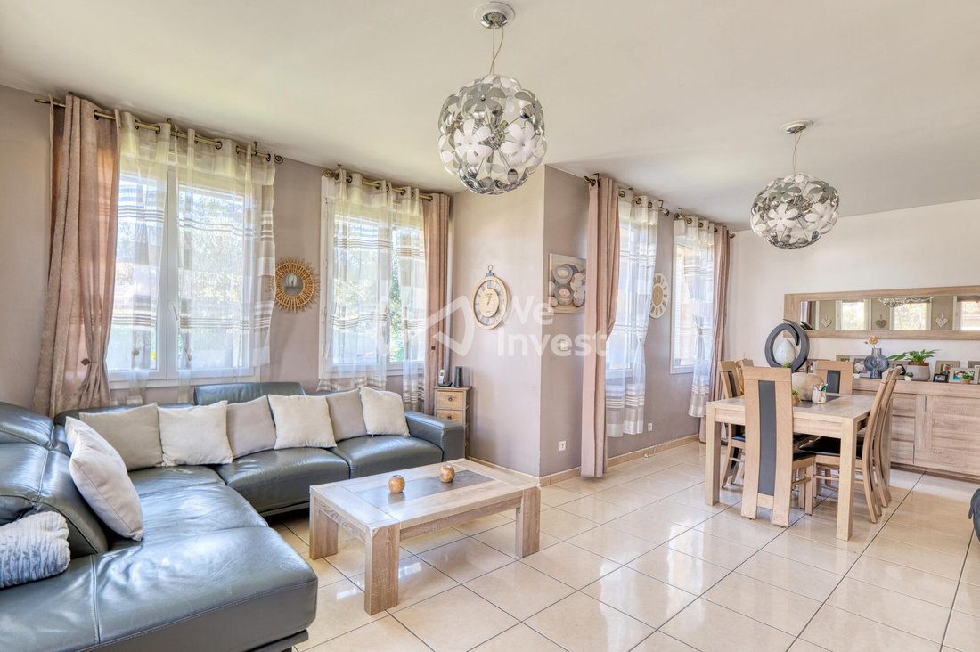 House in Bron, Auvergne-Rhône-Alpes, France 1 - 16021087