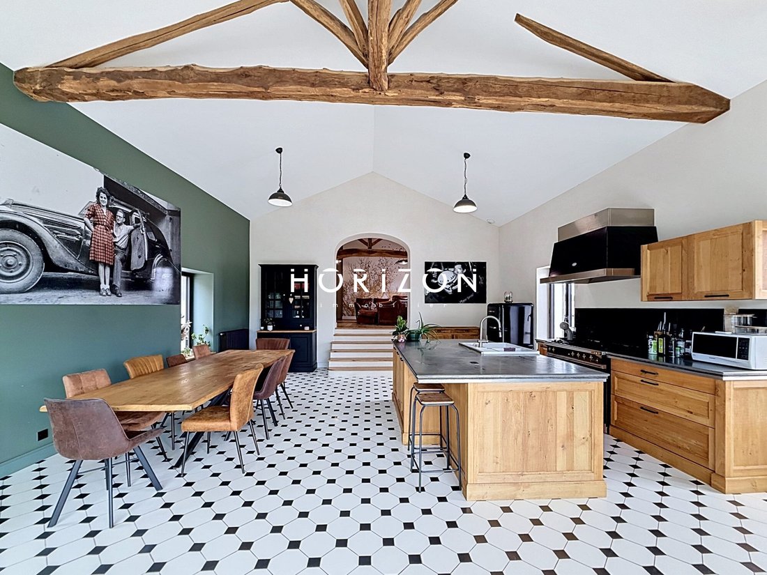 House in Villie-Morgon, Auvergne-Rhône-Alpes, France 3 - 18384829