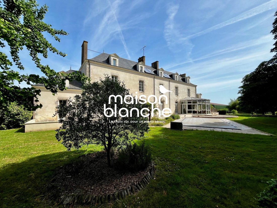 House in Saint-Denis-la-Chevasse, Pays de la Loire, France 2 - 18385454
