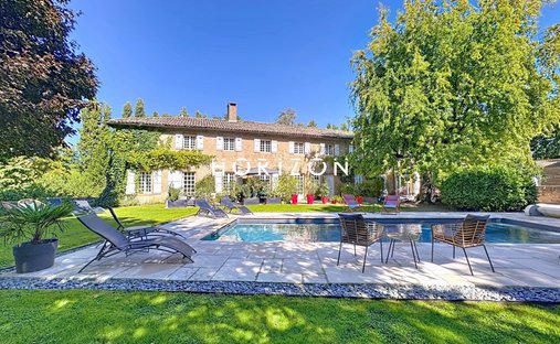 House in Levigny-Le Bourg, Charnay-les-Macon, France 1