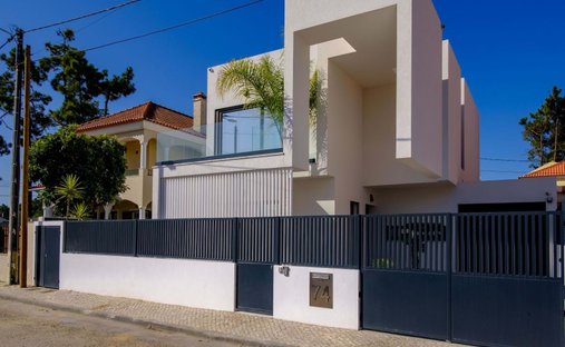 Villa in Aroeira, Charneca de Caparica und Sobreda, Portugal 1