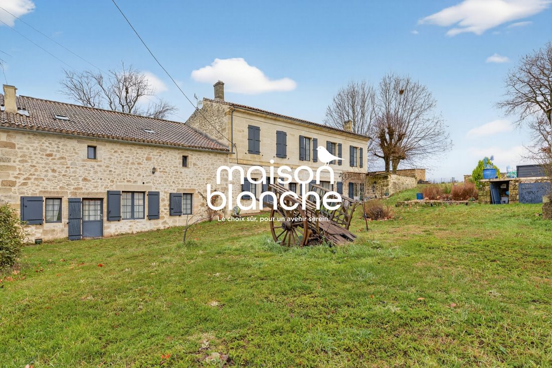 House in Saint-Philippe-d'Aiguilhe, Nouvelle-Aquitaine, France 3 - 17699951