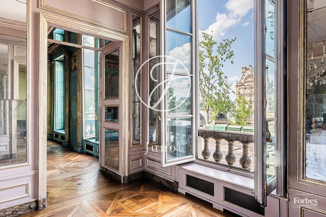Apartment in Saint Thomas d'Aquin, Paris 7e Arrondissement, Paris 2 - 18374362