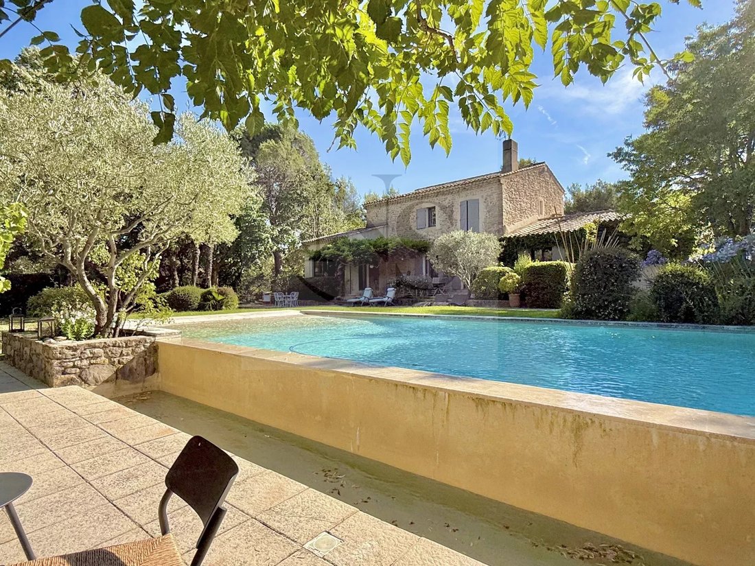 Villa in Saint-Marc-Jaumegarde, Provence-Alpes-Côte d'Azur, France 2 - 17236976