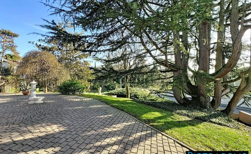 Casa en Centro Bourg, Neuville-sur-Saône, Francia 1