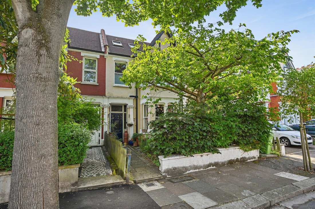 House in West Acton, Ealing, England 1 - 18377682