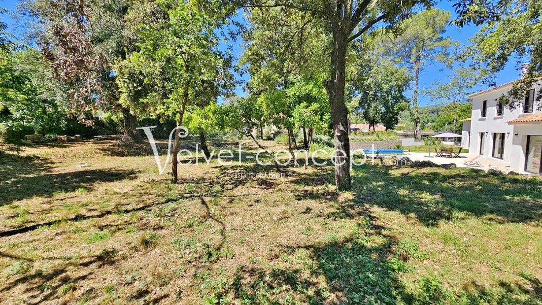 Villa in Nord, Roquefort-les-Pins, France 4 - 18374363