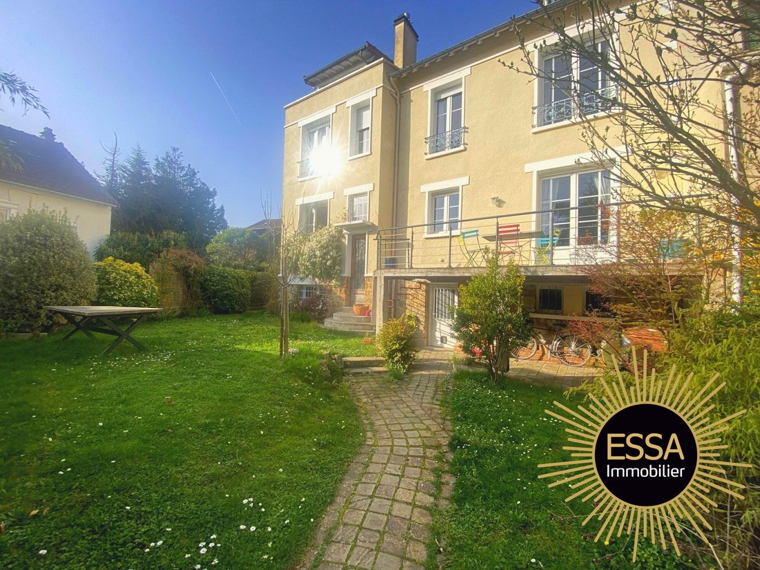 House in Les Arcades, Viroflay, France 2 - 18385565