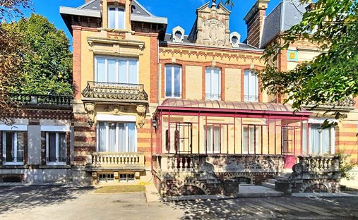 Villa in Geresmes-Bouillant, Crepy-en-Valois, France 1
