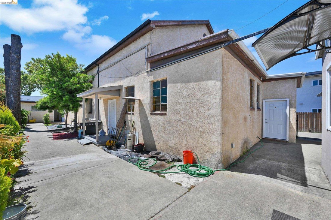 San Leandro, California, United States 2 - 18378233