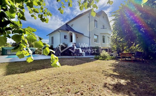 House in Mozac, Auvergne-Rhône-Alpes, France 1