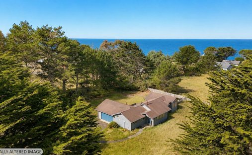 House in Albion, California, United States 1