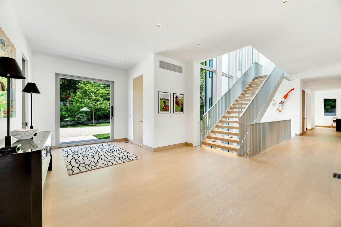Bridgehampton, New York, United States 2 - 18382580