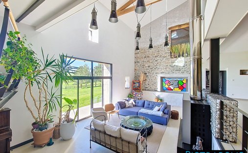 House in Larajasse, Auvergne-Rhône-Alpes, France 1