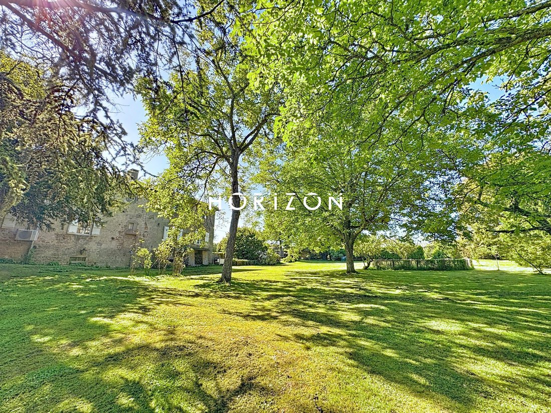 House in Levigny-Le Bourg, Charnay-les-Macon, France 2 - 18385011