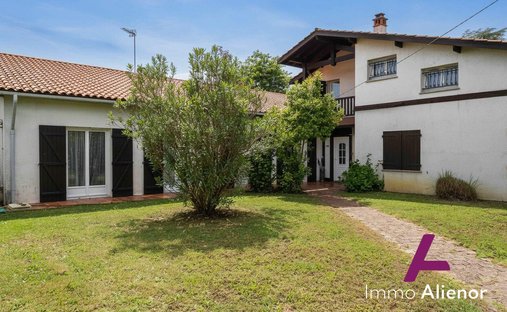 House in Moulineau, Gradignan, France 1