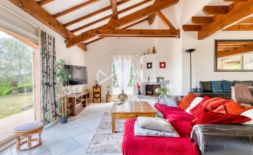 Casa a Grenay, Auvergne-Rodano-Alpi, Francia 1
