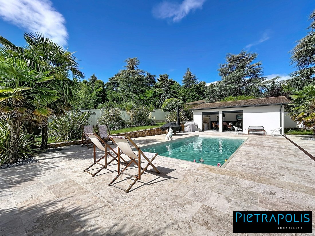 House in Limas, Auvergne-Rhône-Alpes, France 4 - 18385677