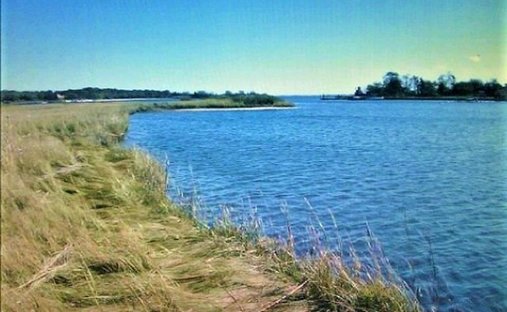 Land in Mastic Beach, New York, United States 1