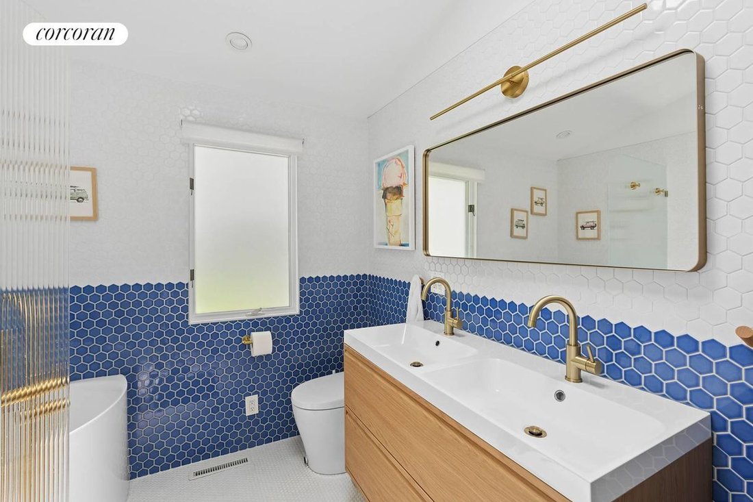 House in Hampton Bays, New York, United States 5 - 18373910