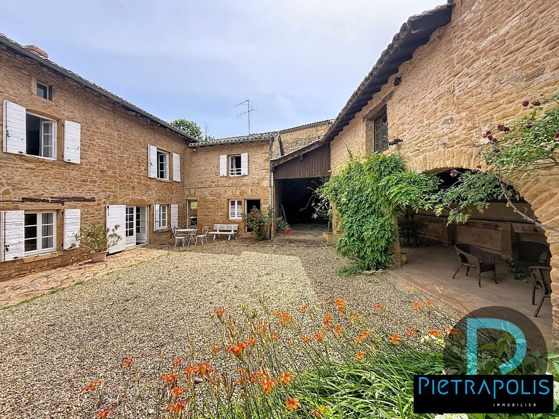 House in Ville-sur-Jarnioux, Auvergne-Rhône-Alpes, France 3 - 18385355