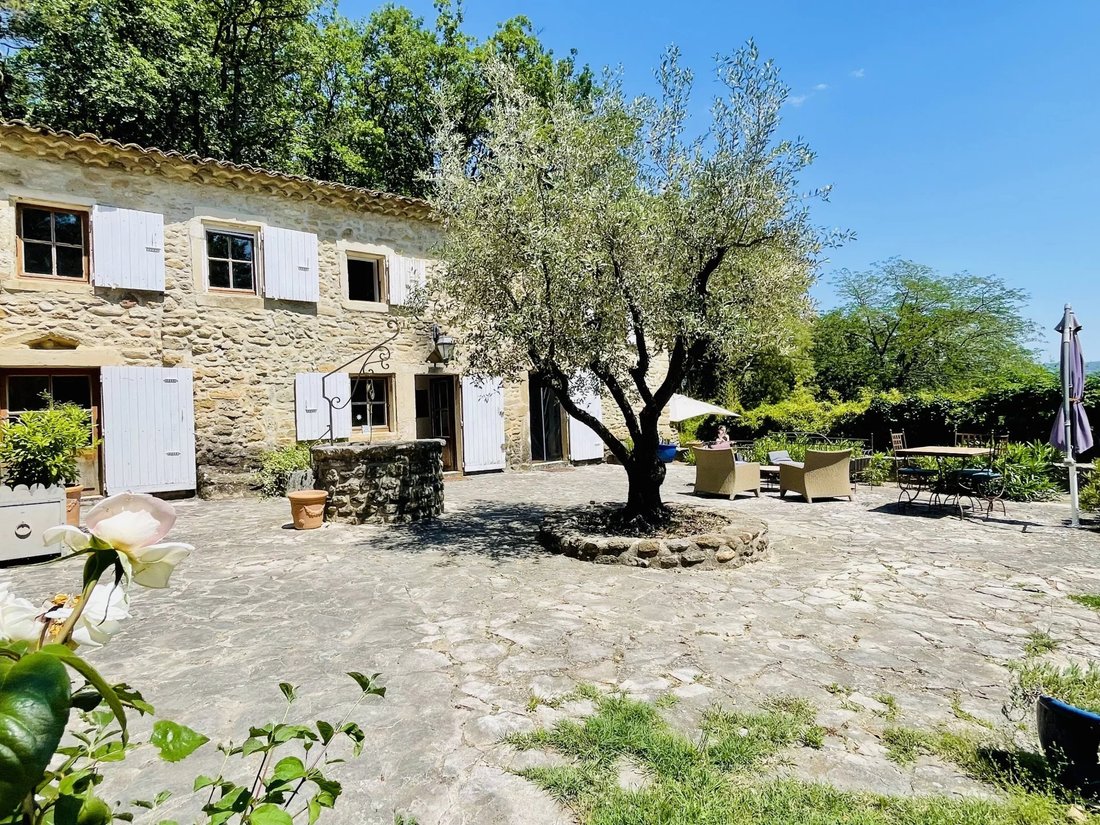 Country House in Grillon, Provence-Alpes-Côte d'Azur, France 2 - 18374050
