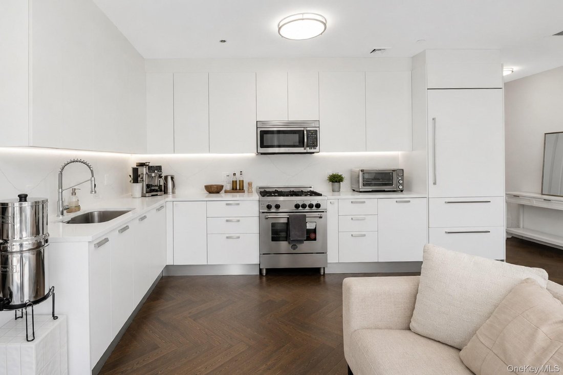 Condo in New York, New York, United States 3 - 18379628