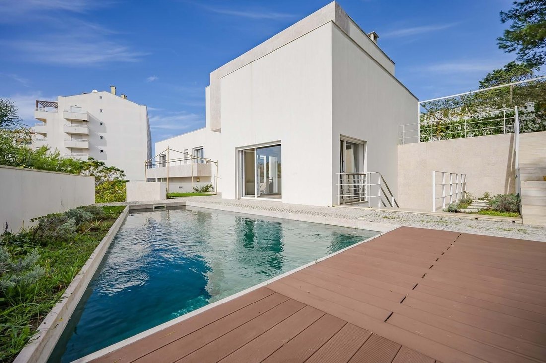 Villa in Carcavelos e Parede, Lisbon, Portugal 2 - 18380461