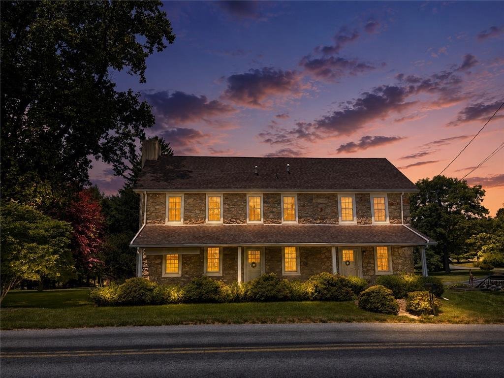 House in Hellertown, Pennsylvania, United States 2 - 18369450