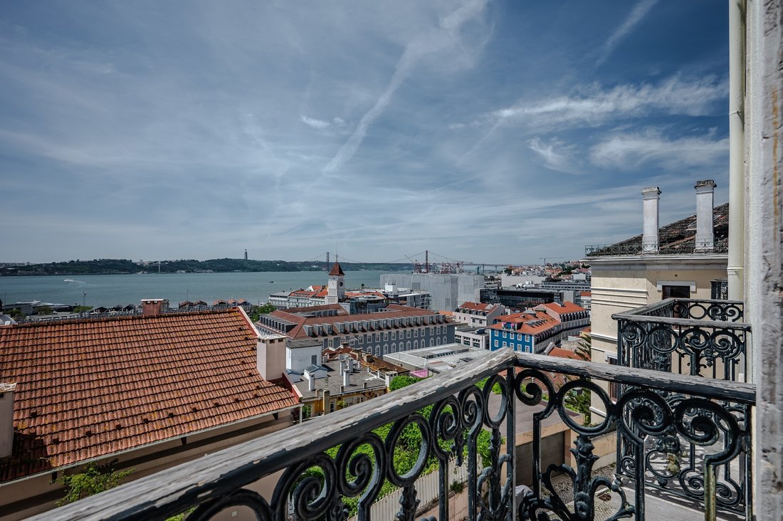 Apartment in Misericordia, Lisbon, Portugal 2 - 18378604