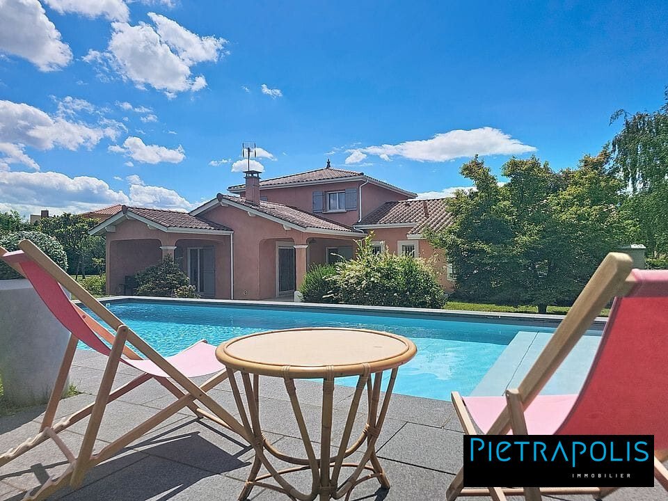 Villa in Yvours, Irigny, France 2 - 17362701
